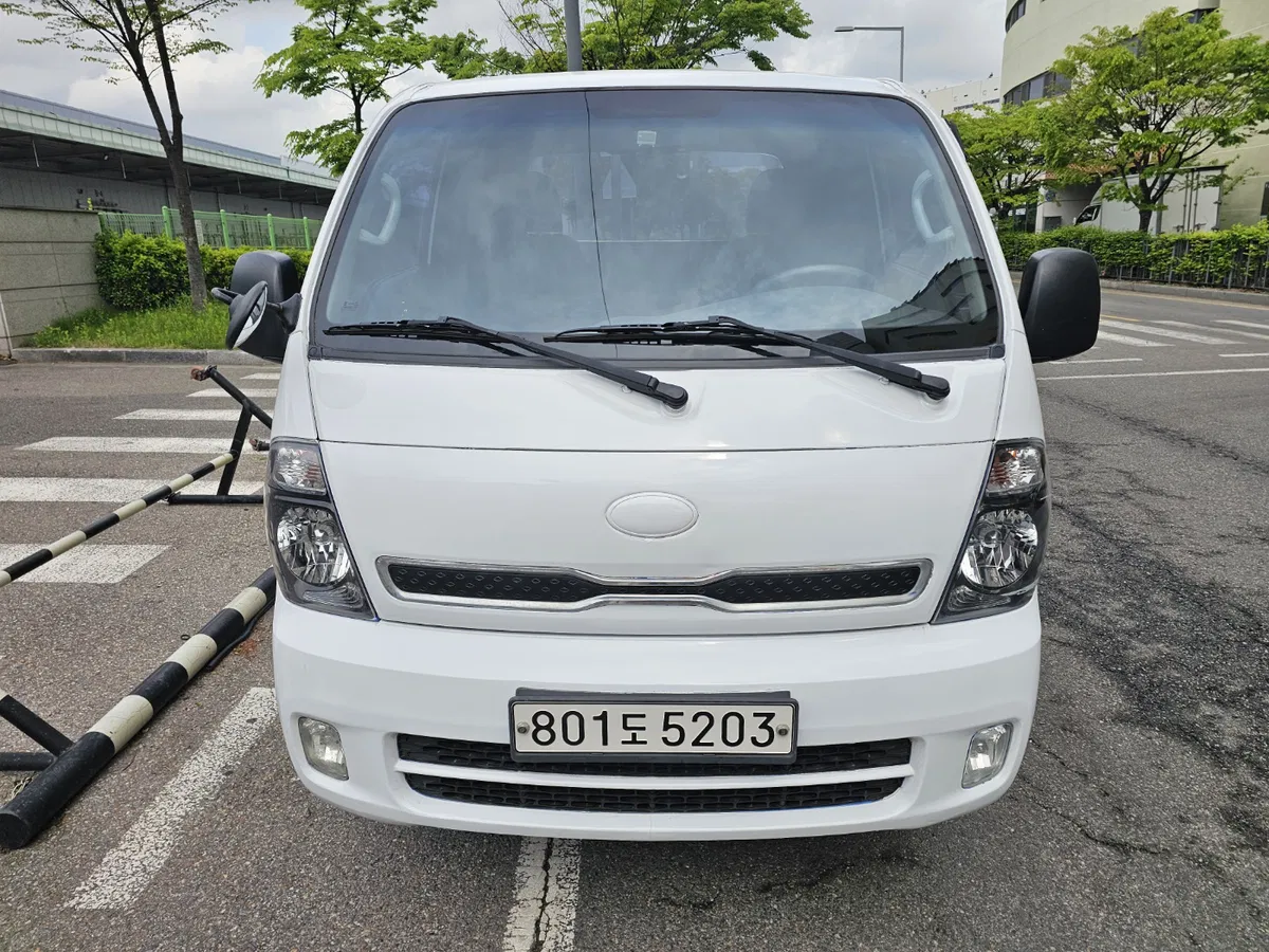 Bongo 3 Truck
