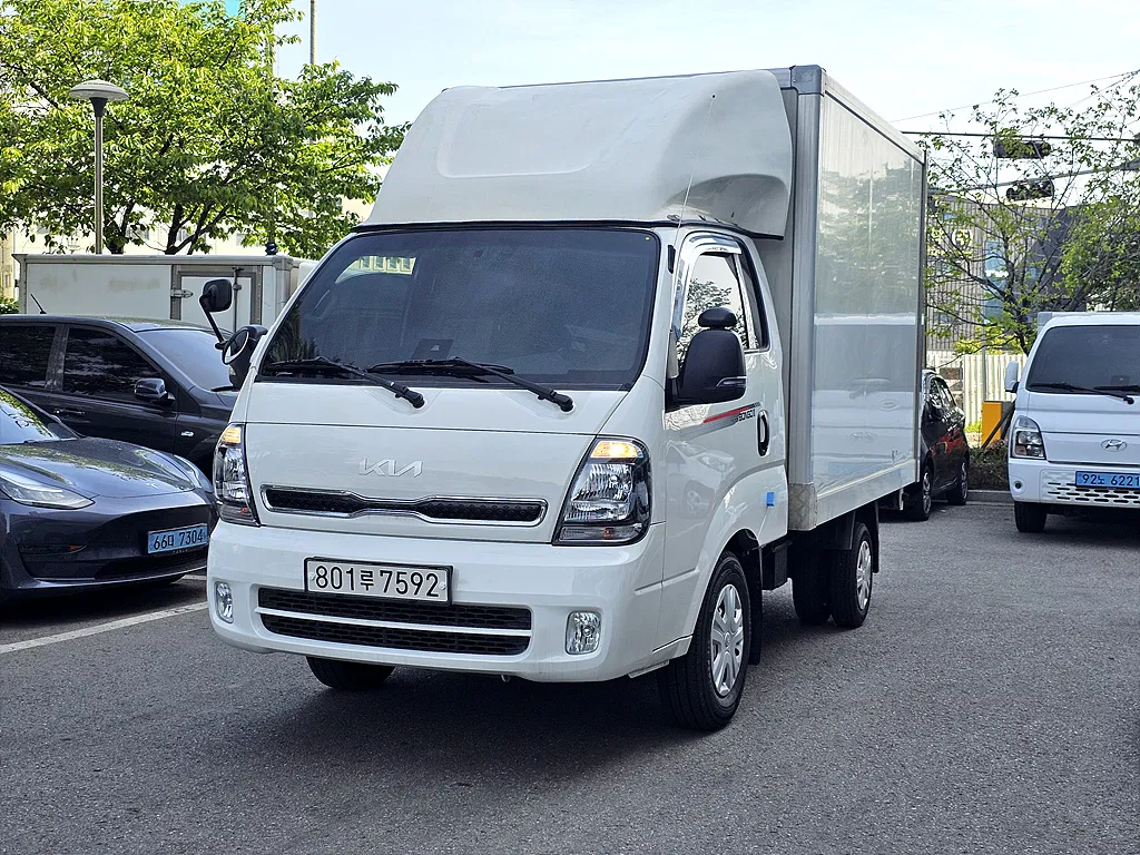 Bongo 3 Truck