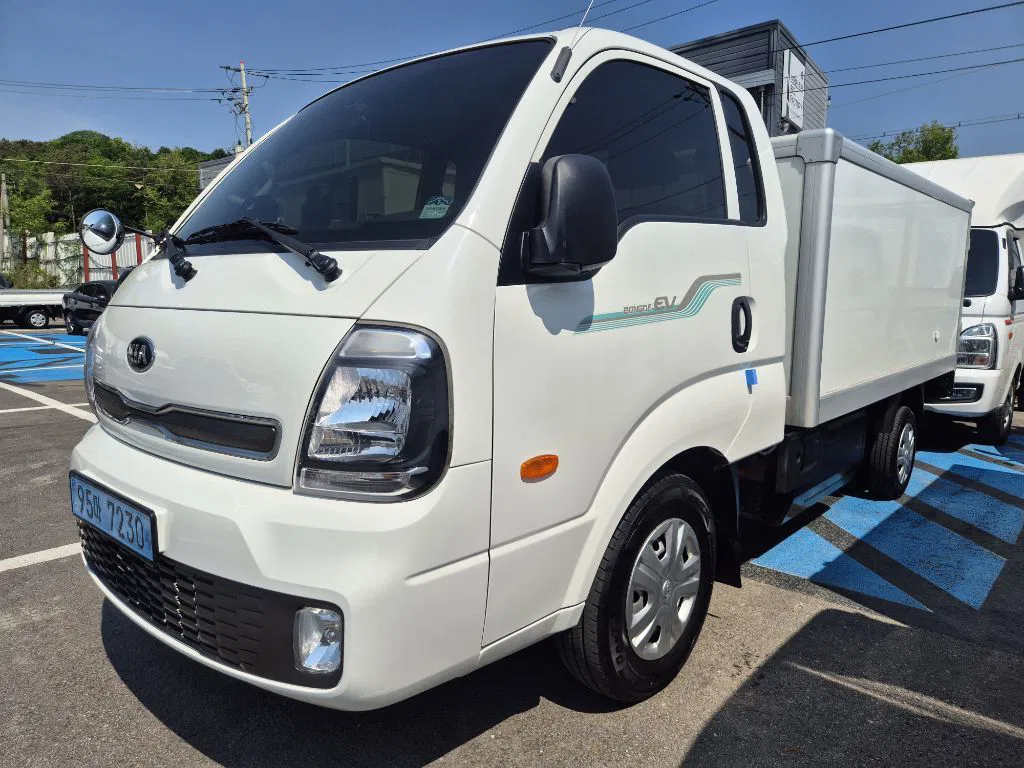 Bongo 3 Truck